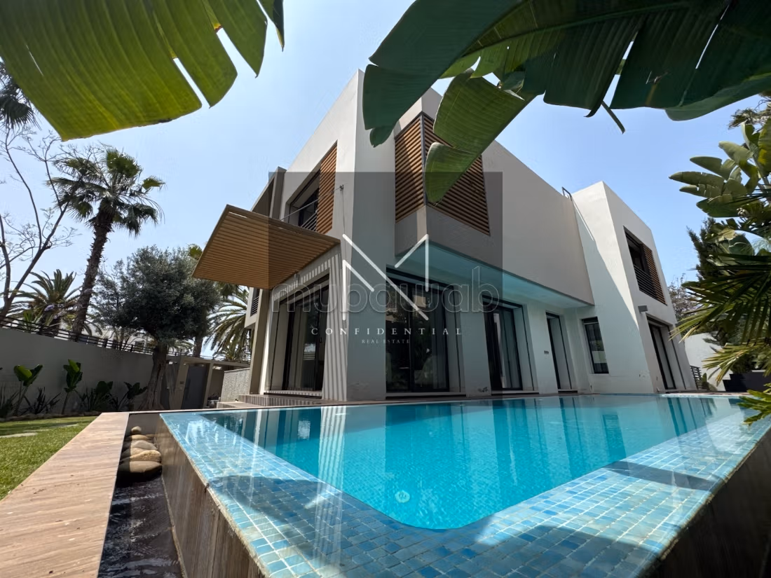 Luxury villa for rent in Longchamps Hay Al Hanâa. 6 rooms. Well furnished