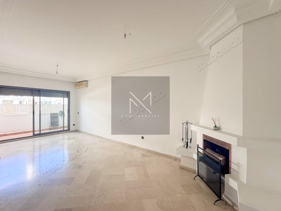 3 Bedroom Apartment Burgundy West Balcony