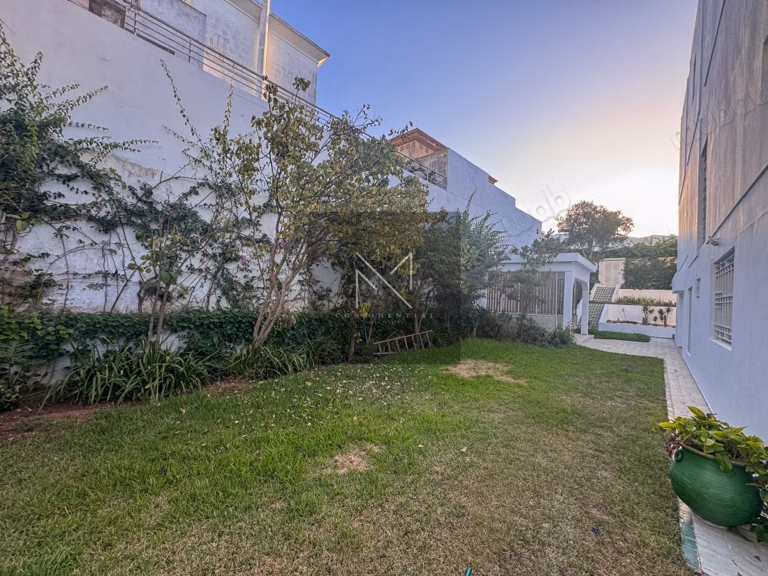Family Villa for Rent in Val D'Anfa Garden